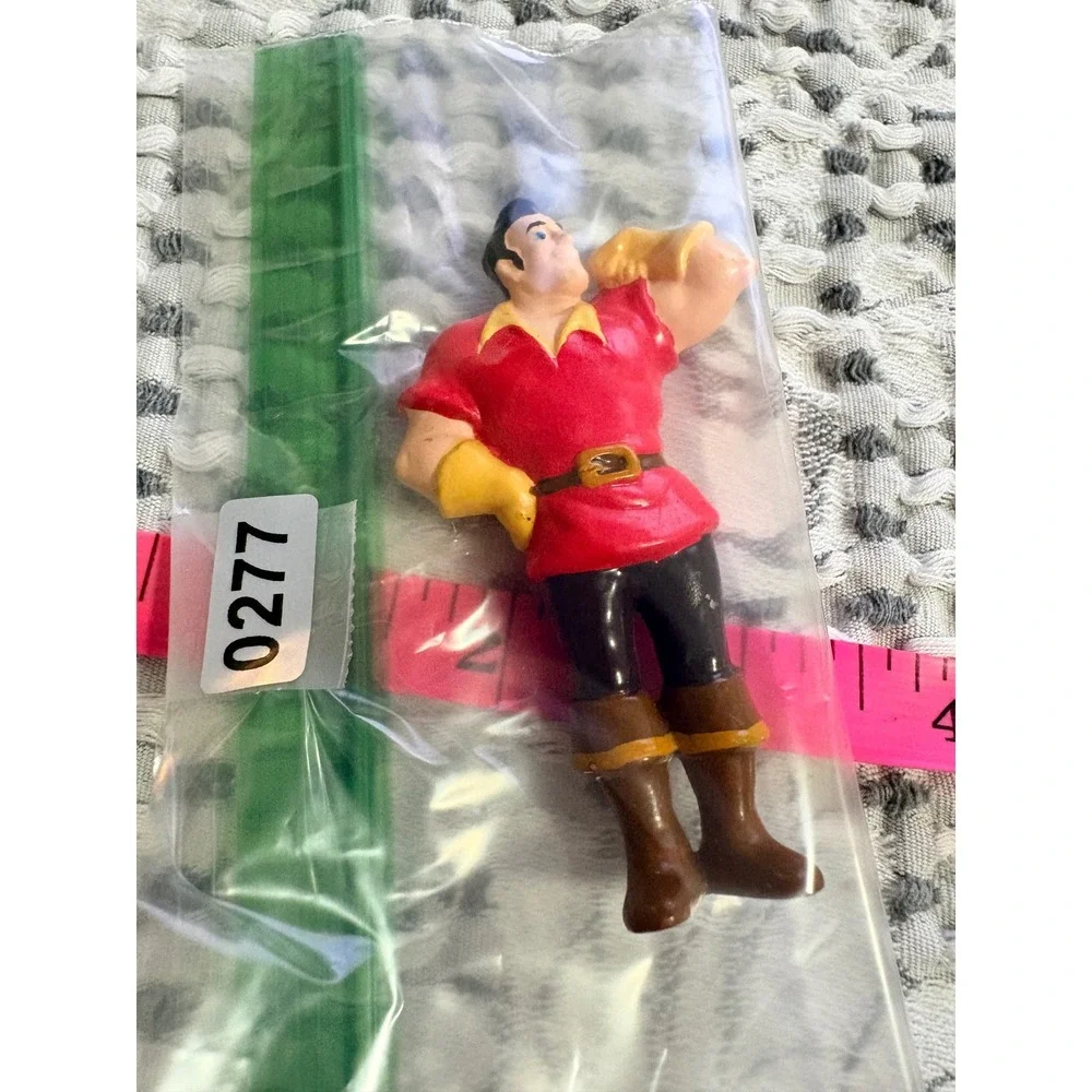 Vintage Disney Beauty and the Beast Gaston PVC Figure Flexing Muscle 3.5